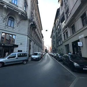 https://dolce-vita-house.inbudapesthotels.com