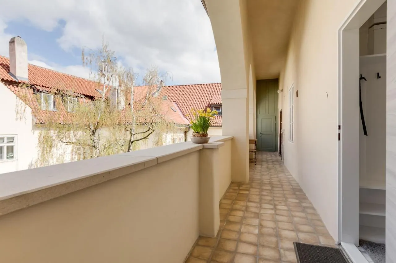 Apartment Thunovska 10 Prag 0*,